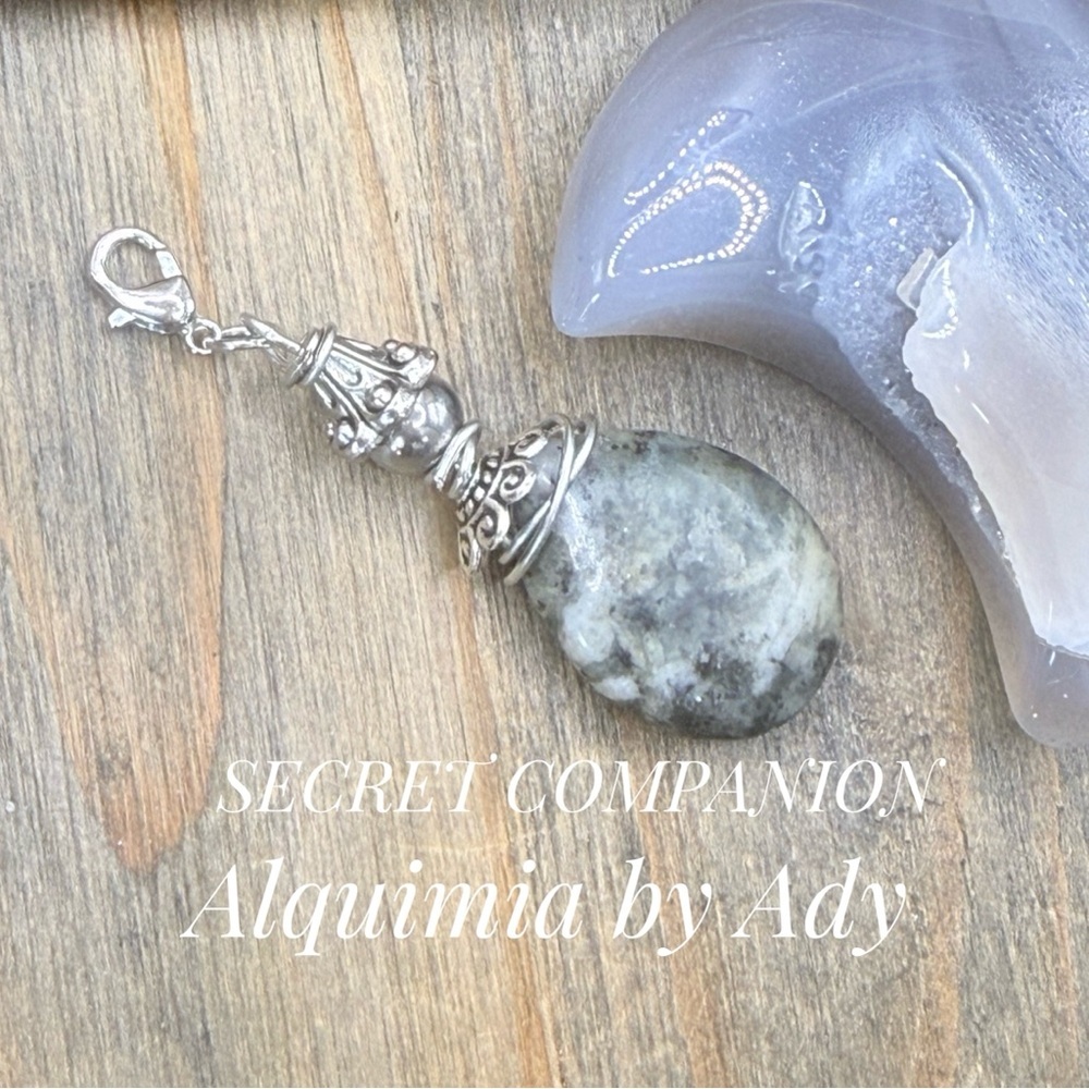BLACK LABRADORITE Silver and Gray Green Stone Key/Charm Holder
